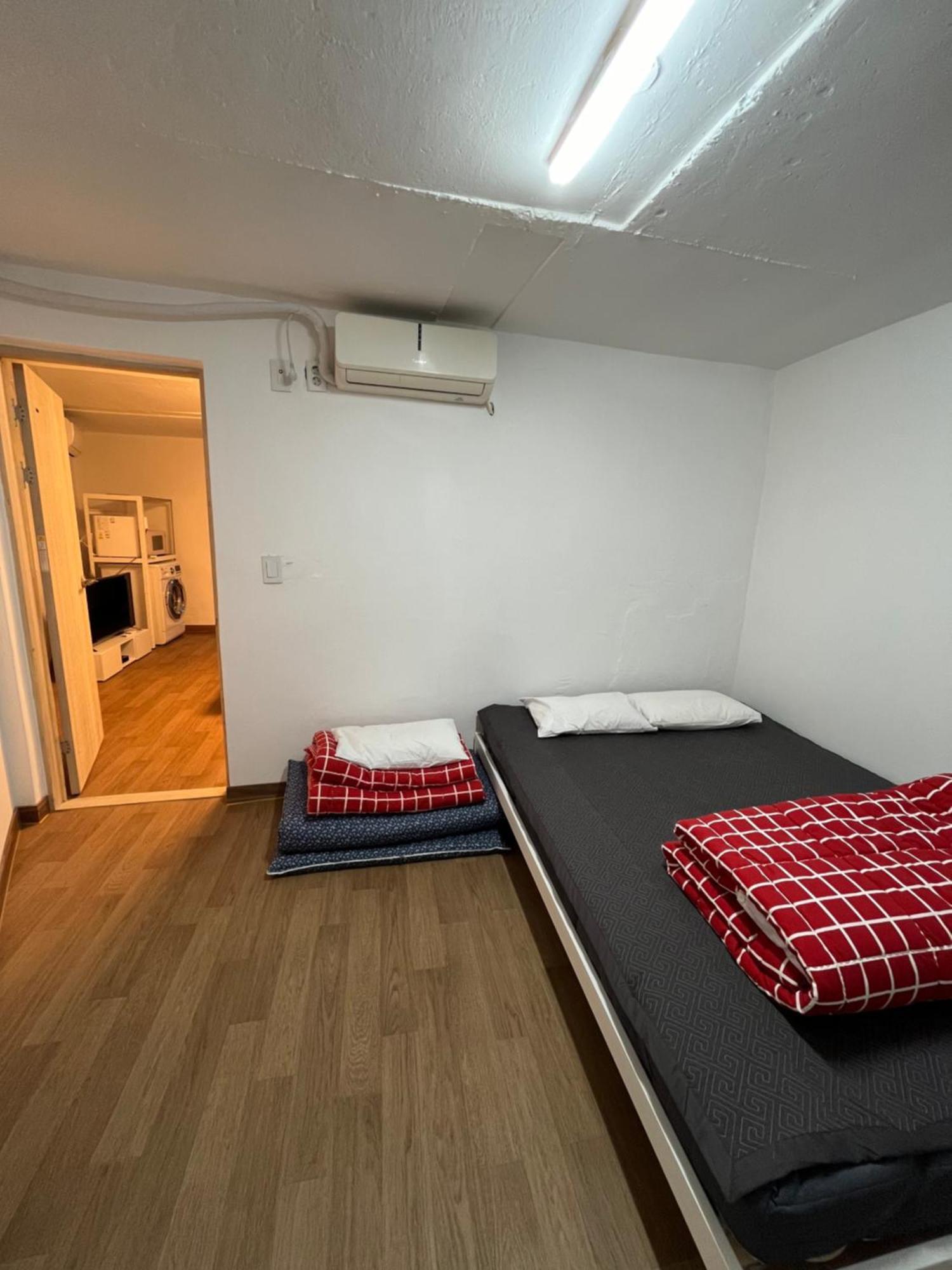 B My Guesthouse Сеул Екстериор снимка